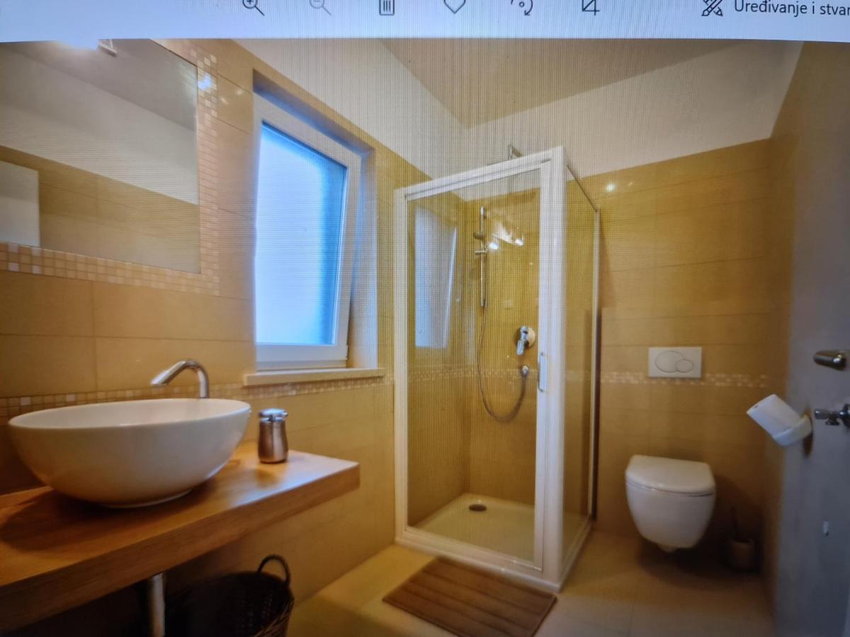Apartmani Val Пула Екстериор снимка