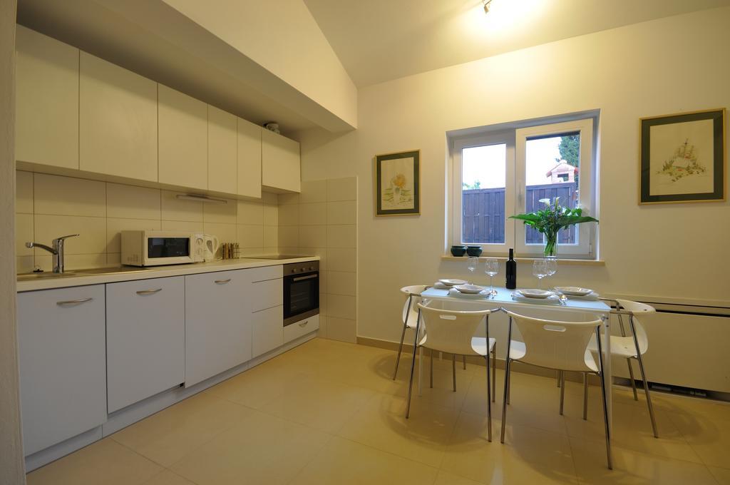 Apartmani Val Пула Екстериор снимка